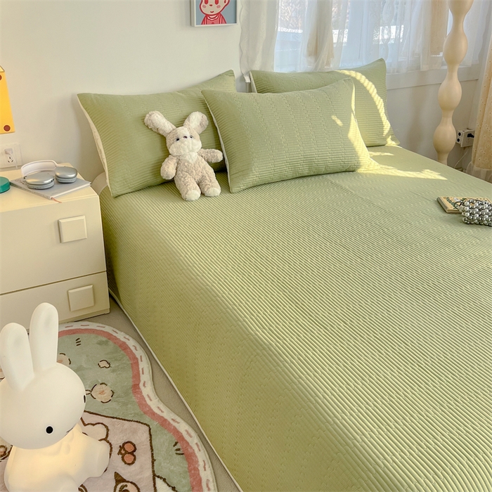 91家纺网 家纺一手货源 找家纺 妮可 2025新款热款花型印花全棉夹棉多功能床垫-床盖 发芽绿