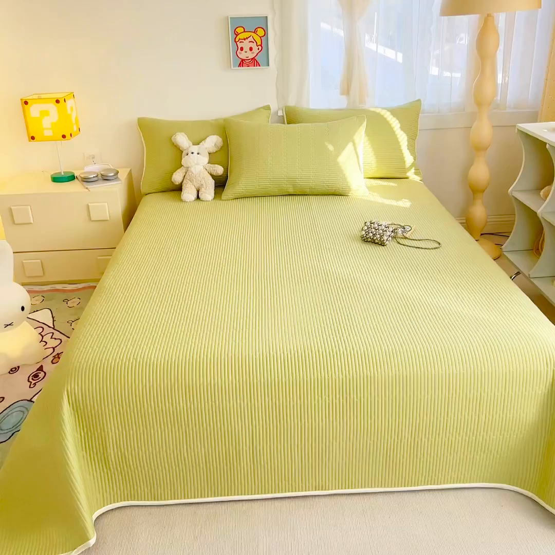 91家纺网 家纺一手货源 找家纺 妮可 2025新款热款花型印花全棉夹棉多功能床垫-床盖 发芽绿