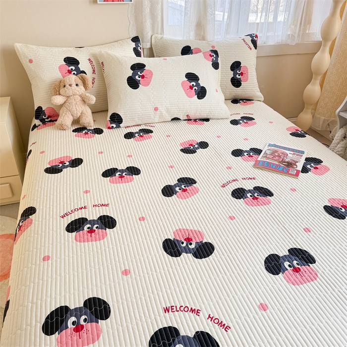 91家纺网 家纺一手货源 找家纺 妮可 2025新款热款花型印花全棉夹棉多功能床垫-床盖 粉点狗狗