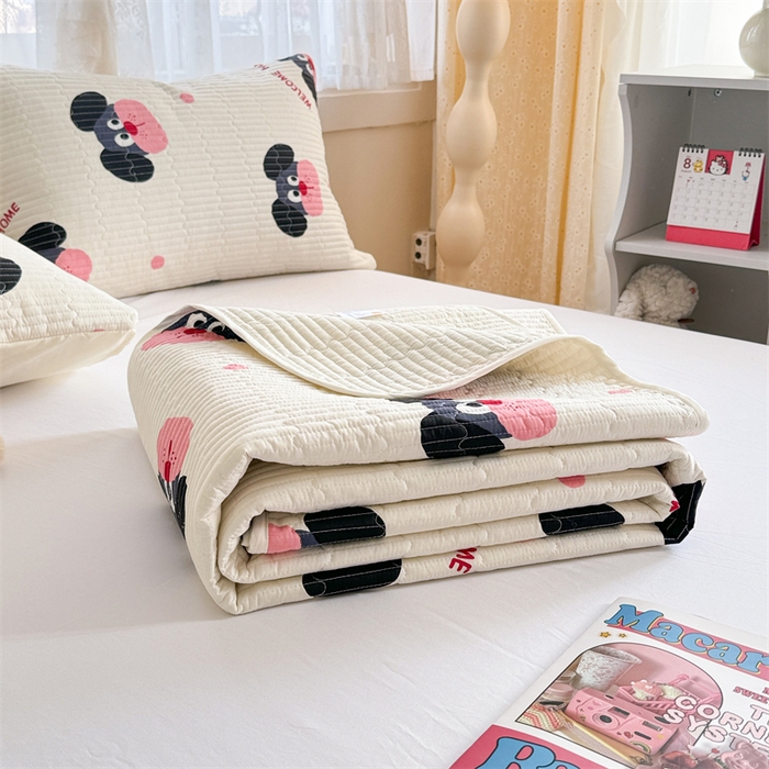 91家纺网 家纺一手货源 找家纺 妮可 2025新款热款花型印花全棉夹棉多功能床垫-床盖 粉点狗狗