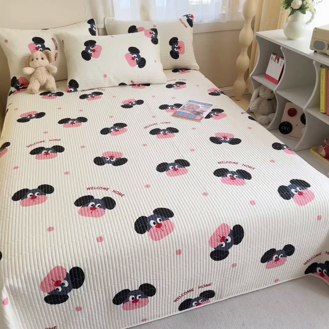 91家纺网 家纺一手货源 找家纺 妮可 2025新款热款花型印花全棉夹棉多功能床垫-床盖 粉点狗狗