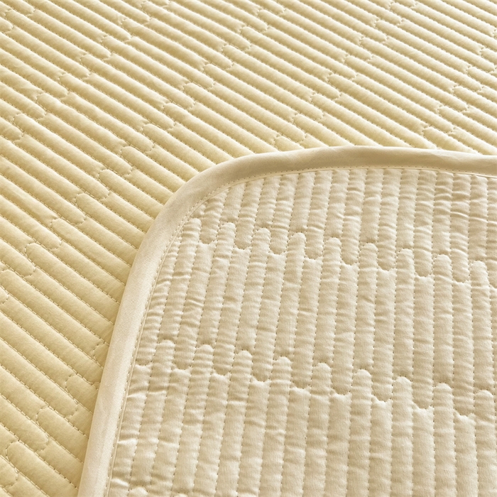 91家纺网 家纺一手货源 找家纺 妮可 2025新款热款花型印花全棉夹棉多功能床垫-床盖 奶白色