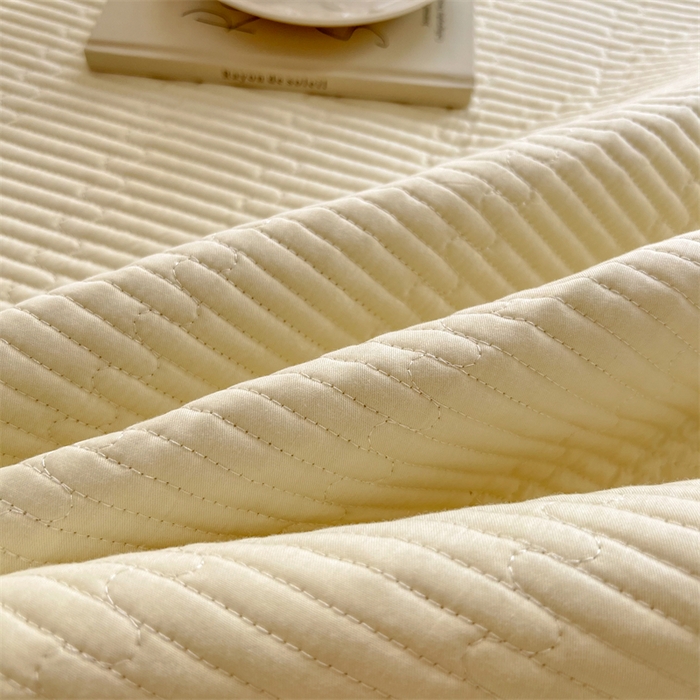 91家纺网 家纺一手货源 找家纺 妮可 2025新款热款花型印花全棉夹棉多功能床垫-床盖 奶白色