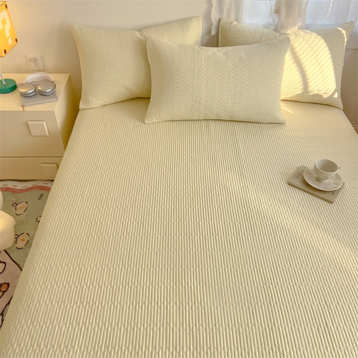 91家纺网 家纺一手货源 找家纺 妮可 2025新款热款花型印花全棉夹棉多功能床垫-床盖 奶白色