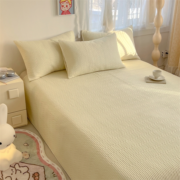 91家纺网 家纺一手货源 找家纺 妮可 2025新款热款花型印花全棉夹棉多功能床垫-床盖 奶白色