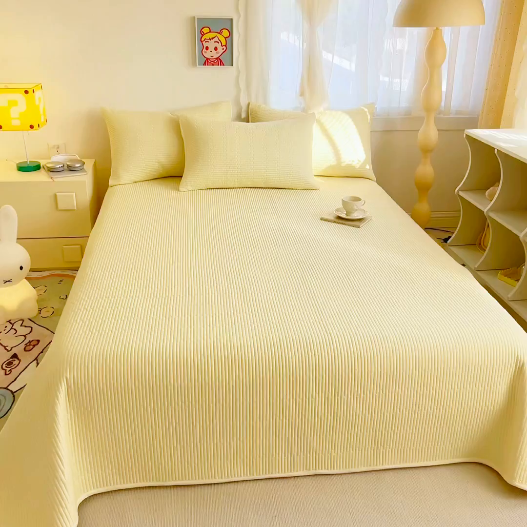 91家纺网 家纺一手货源 找家纺 妮可 2025新款热款花型印花全棉夹棉多功能床垫-床盖 奶白色