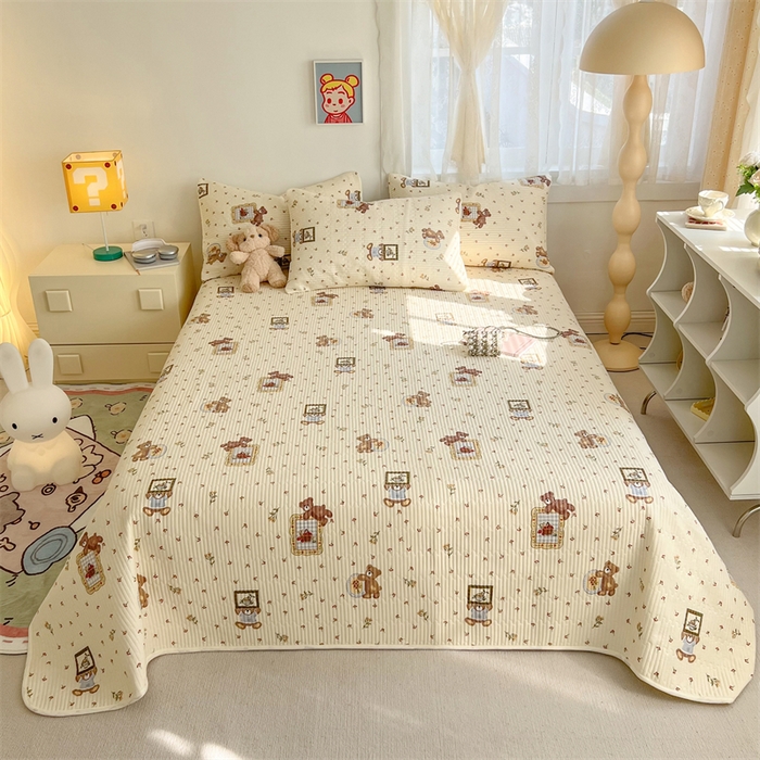 91家纺网 家纺一手货源 找家纺 妮可 2025新款热款花型印花全棉夹棉多功能床垫-床盖 拍照小熊