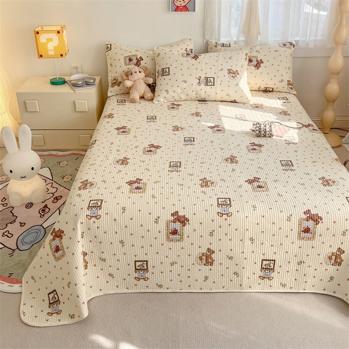 91家纺网 家纺一手货源 找家纺 妮可 2025新款热款花型印花全棉夹棉多功能床垫-床盖 拍照小熊