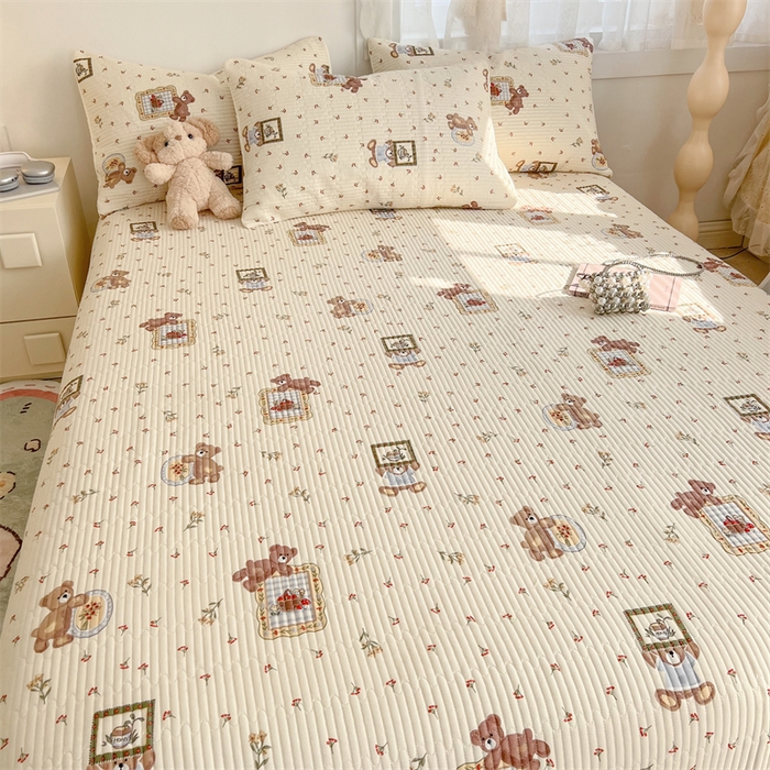 91家纺网 家纺一手货源 找家纺 妮可 2025新款热款花型印花全棉夹棉多功能床垫-床盖 拍照小熊