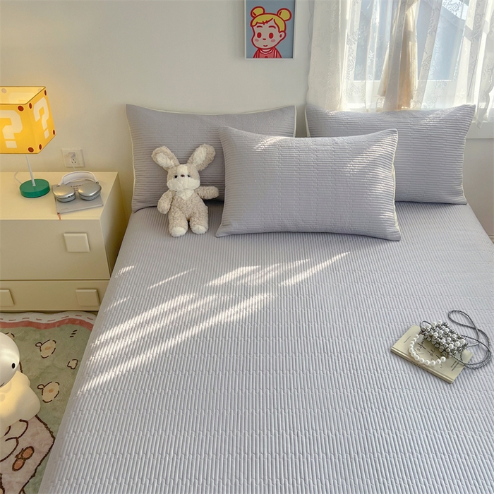 91家纺网 家纺一手货源 找家纺 妮可 2025新款热款花型印花全棉夹棉多功能床垫-床盖 绅士灰