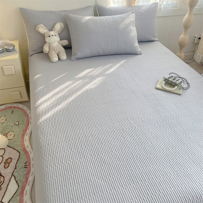 91家纺网 家纺一手货源 找家纺 妮可 2025新款热款花型印花全棉夹棉多功能床垫-床盖 绅士灰