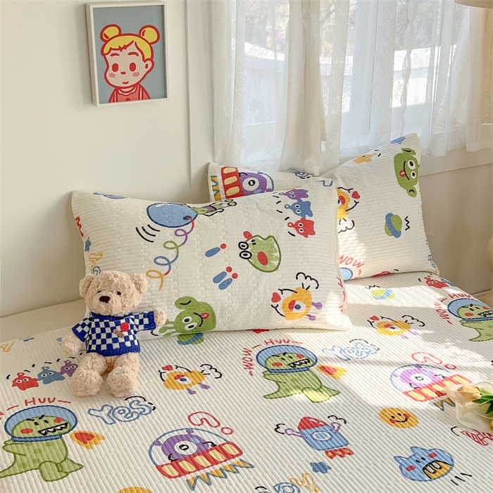 91家纺网 家纺一手货源 找家纺 妮可 2025新款热款花型印花全棉夹棉多功能床垫-床盖 玩具总动员