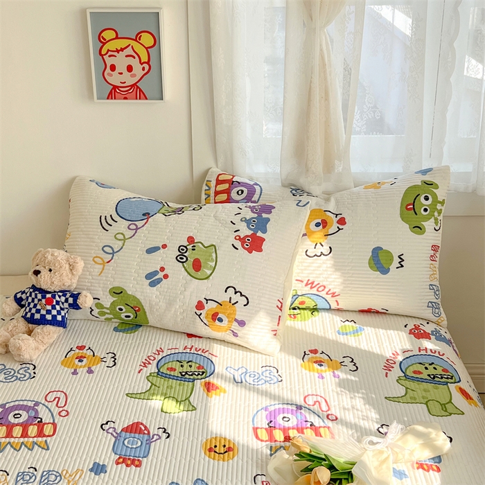 91家纺网 家纺一手货源 找家纺 妮可 2025新款热款花型印花全棉夹棉多功能床垫-床盖 玩具总动员