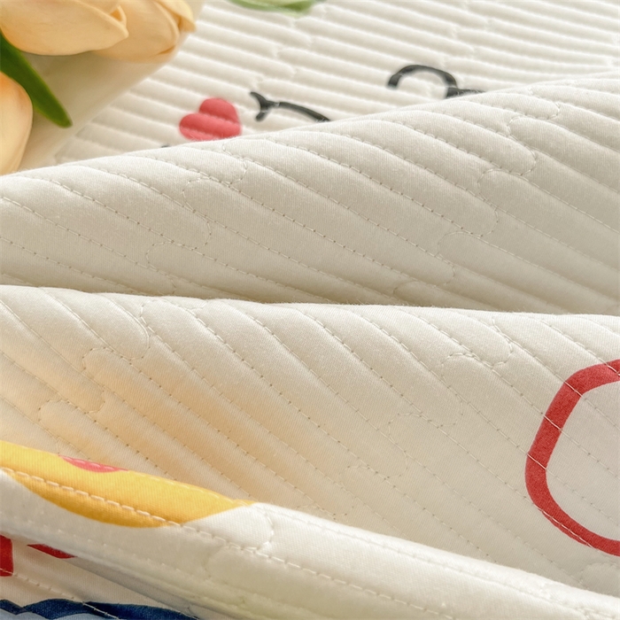 91家纺网 家纺一手货源 找家纺 妮可 2025新款热款花型印花全棉夹棉多功能床垫-床盖 玩具总动员