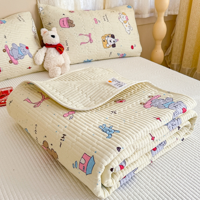 91家纺网 家纺一手货源 找家纺 妮可 2025新款热款花型印花全棉夹棉多功能床垫-床盖 爱乐之城