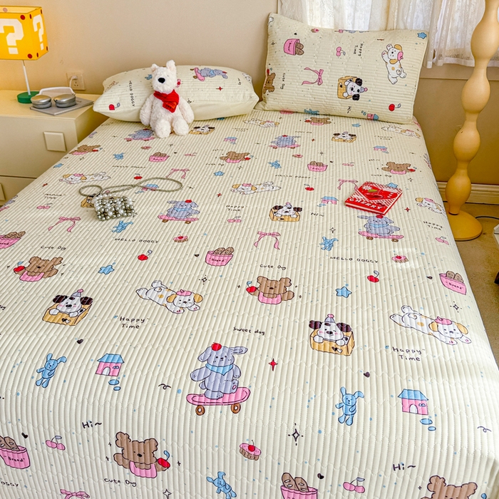 91家纺网 家纺一手货源 找家纺 妮可 2025新款热款花型印花全棉夹棉多功能床垫-床盖 爱乐之城