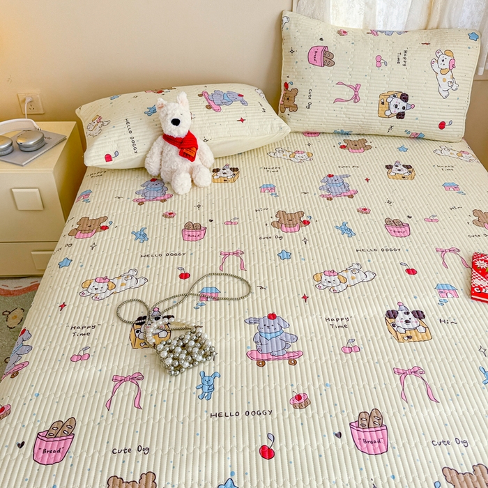 91家纺网 家纺一手货源 找家纺 妮可 2025新款热款花型印花全棉夹棉多功能床垫-床盖 爱乐之城