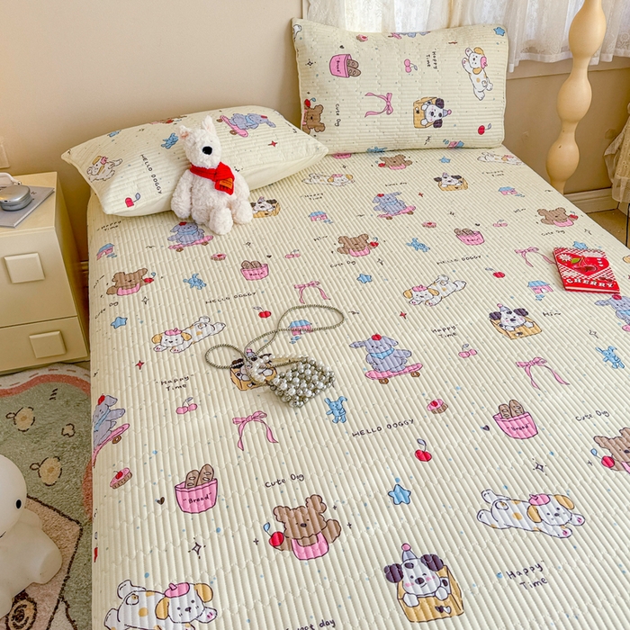 91家纺网 家纺一手货源 找家纺 妮可 2025新款热款花型印花全棉夹棉多功能床垫-床盖 爱乐之城