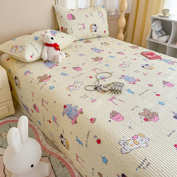 91家纺网 家纺一手货源 找家纺 妮可 2025新款热款花型印花全棉夹棉多功能床垫-床盖 爱乐之城