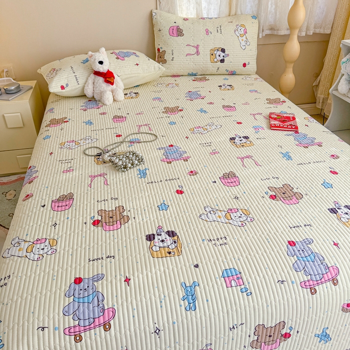 91家纺网 家纺一手货源 找家纺 妮可 2025新款热款花型印花全棉夹棉多功能床垫-床盖 爱乐之城