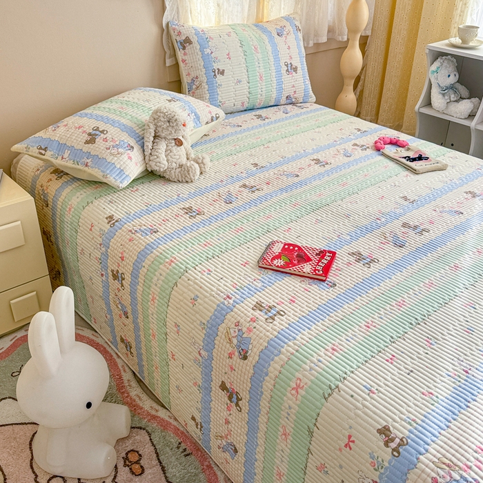 91家纺网 家纺一手货源 找家纺 妮可 2025新款热款花型印花全棉夹棉多功能床垫-床盖 爱丽丝