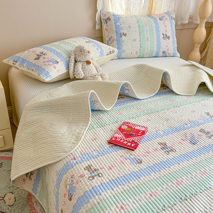 91家纺网 家纺一手货源 找家纺 妮可 2025新款热款花型印花全棉夹棉多功能床垫-床盖 爱丽丝