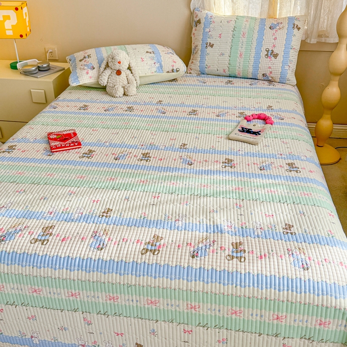 91家纺网 家纺一手货源 找家纺 妮可 2025新款热款花型印花全棉夹棉多功能床垫-床盖 爱丽丝