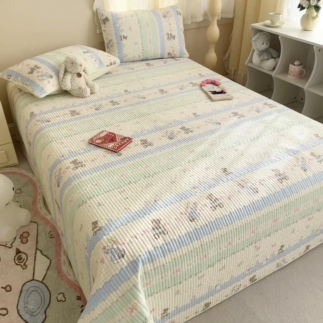 91家纺网 家纺一手货源 找家纺 妮可 2025新款热款花型印花全棉夹棉多功能床垫-床盖 爱丽丝