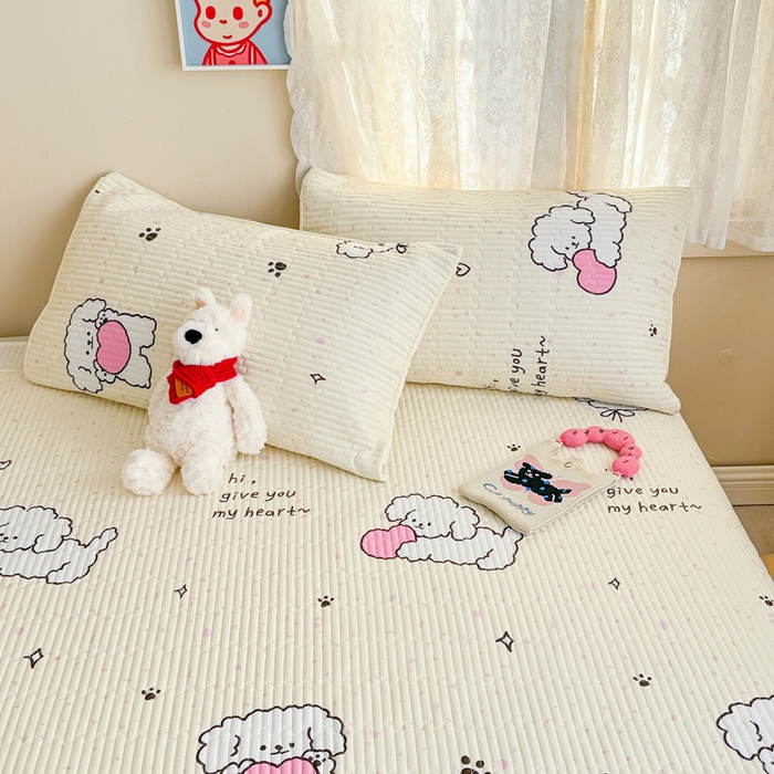 91家纺网 家纺一手货源 找家纺 妮可 2025新款热款花型印花全棉夹棉多功能床垫-床盖 爱心小狗