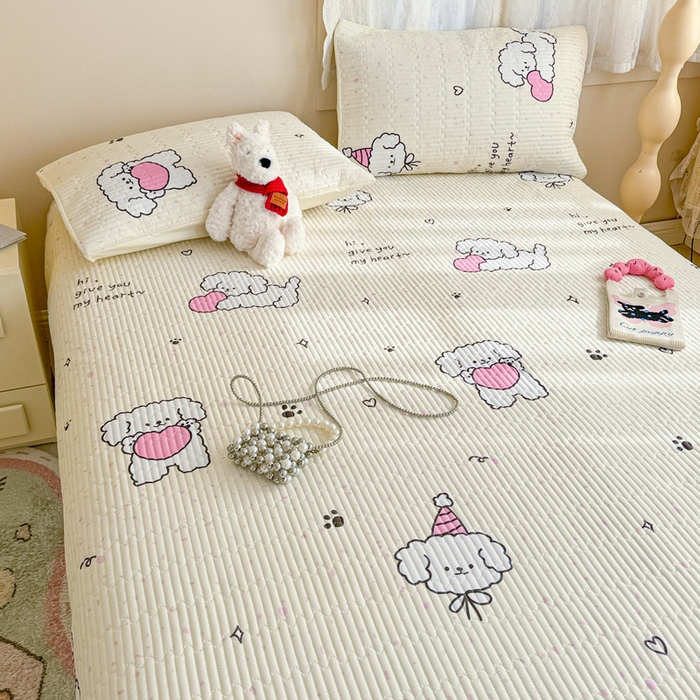 91家纺网 家纺一手货源 找家纺 妮可 2025新款热款花型印花全棉夹棉多功能床垫-床盖 爱心小狗