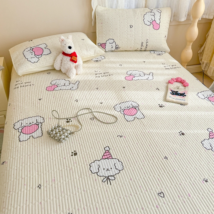 91家纺网 家纺一手货源 找家纺 妮可 2025新款热款花型印花全棉夹棉多功能床垫-床盖 爱心小狗
