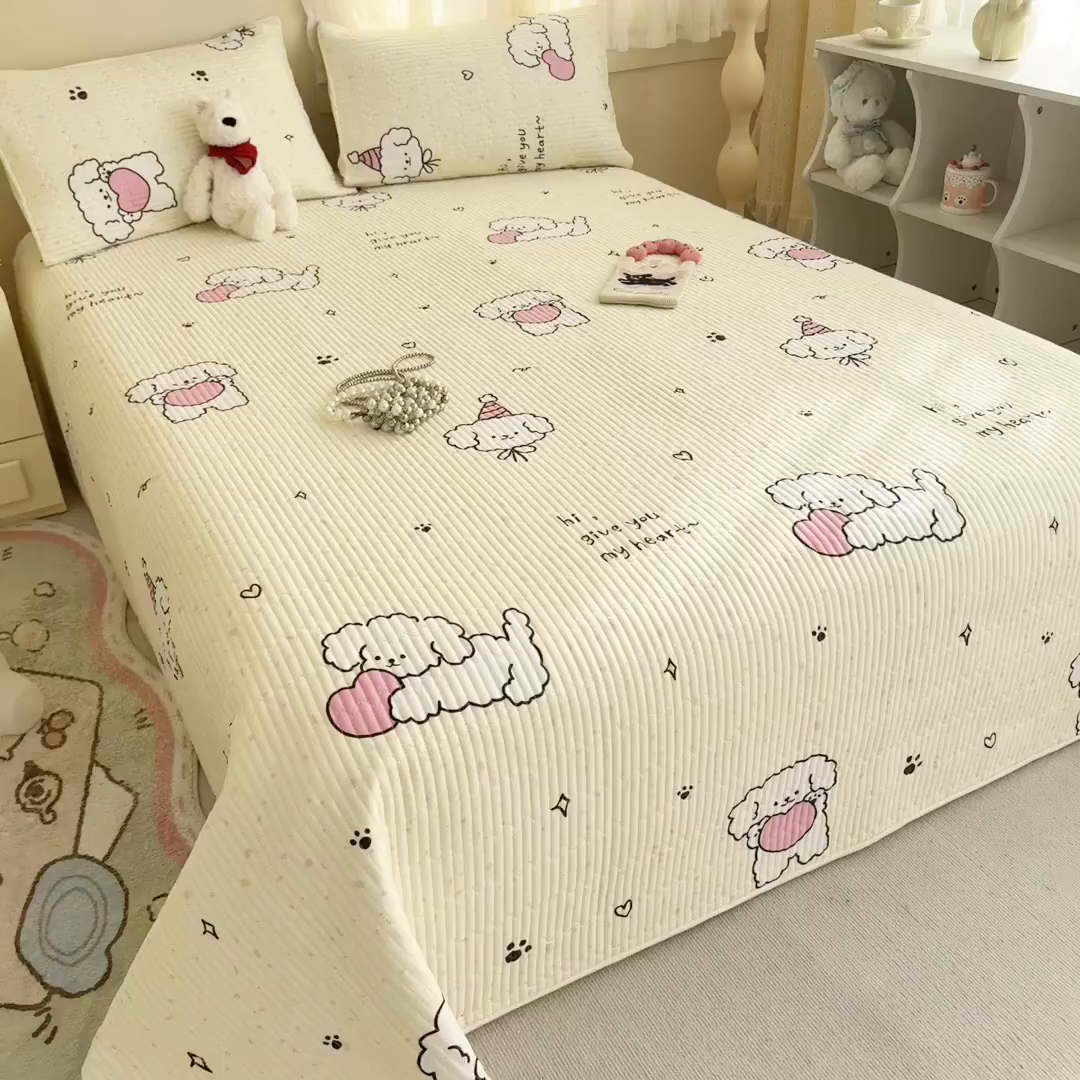 91家纺网 家纺一手货源 找家纺 妮可 2025新款热款花型印花全棉夹棉多功能床垫-床盖 爱心小狗