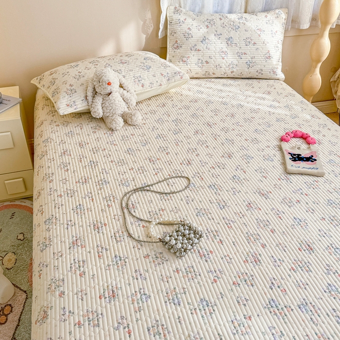 91家纺网 家纺一手货源 找家纺 妮可 2025新款热款花型印花全棉夹棉多功能床垫-床盖 繁花