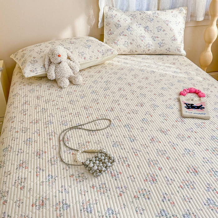 91家纺网 家纺一手货源 找家纺 妮可 2025新款热款花型印花全棉夹棉多功能床垫-床盖 繁花