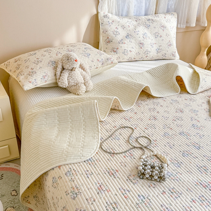 91家纺网 家纺一手货源 找家纺 妮可 2025新款热款花型印花全棉夹棉多功能床垫-床盖 繁花