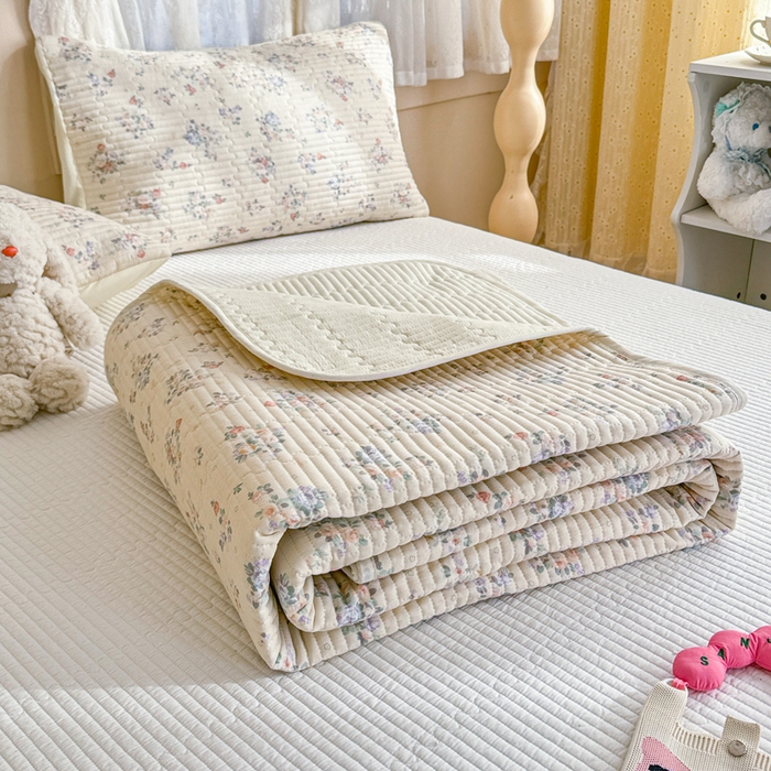 91家纺网 家纺一手货源 找家纺 妮可 2025新款热款花型印花全棉夹棉多功能床垫-床盖 繁花