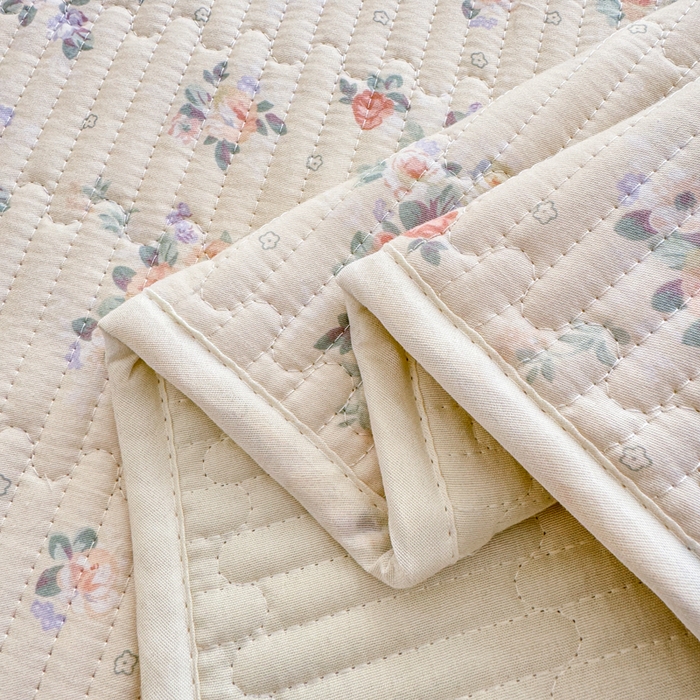 91家纺网 家纺一手货源 找家纺 妮可 2025新款热款花型印花全棉夹棉多功能床垫-床盖 繁花