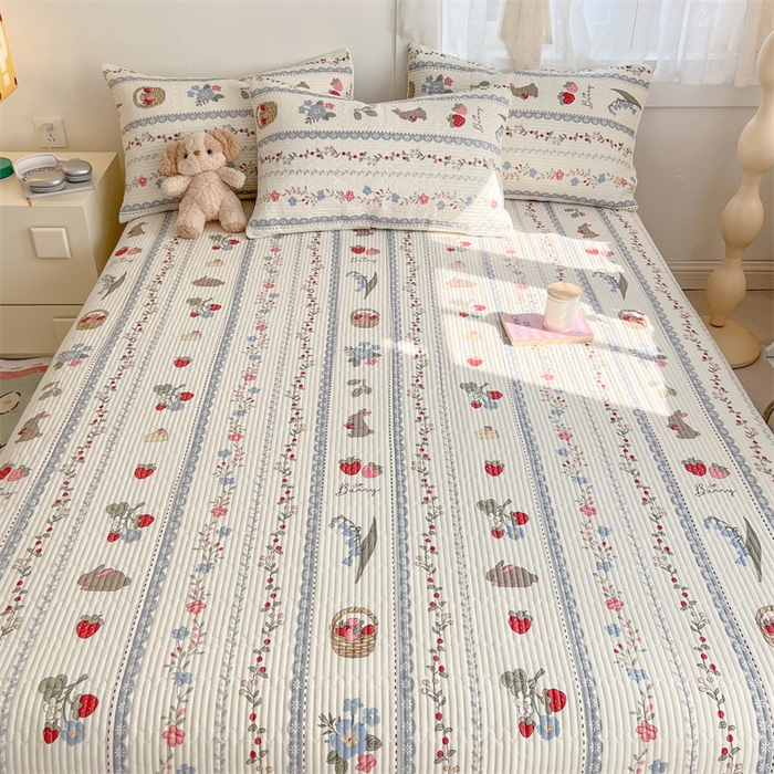 91家纺网 家纺一手货源 找家纺 妮可 2025新款热款花型印花全棉夹棉多功能床垫-床盖 花丛兔兔