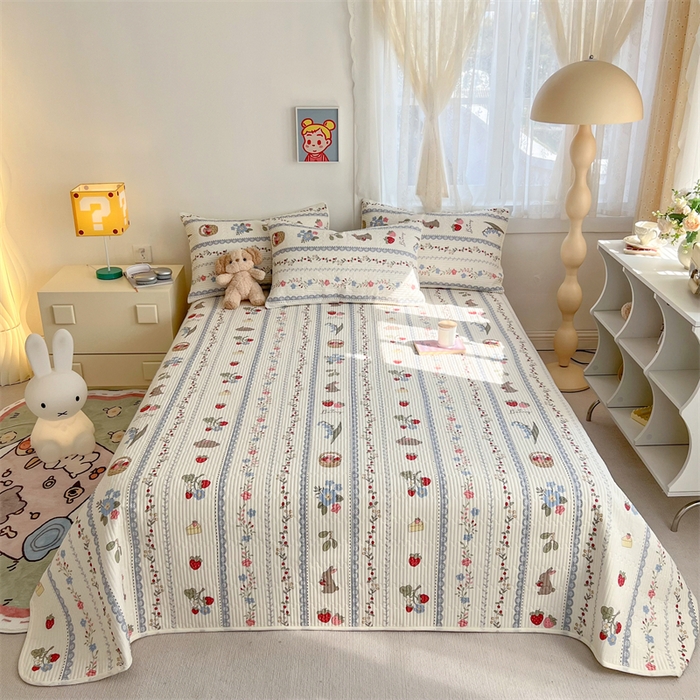 91家纺网 家纺一手货源 找家纺 妮可 2025新款热款花型印花全棉夹棉多功能床垫-床盖 花丛兔兔