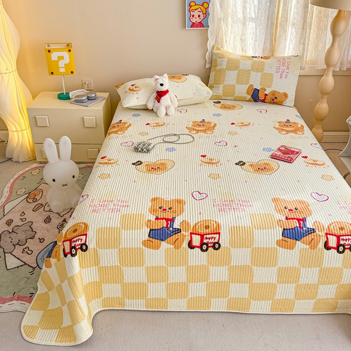 91家纺网 家纺一手货源 找家纺 妮可 2025新款热款花型印花全棉夹棉多功能床垫-床盖 黄油小熊