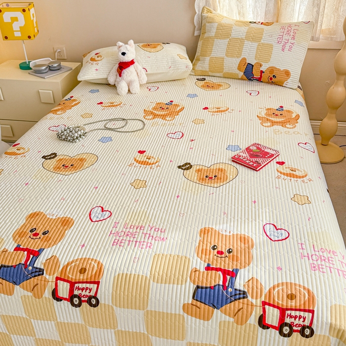 91家纺网 家纺一手货源 找家纺 妮可 2025新款热款花型印花全棉夹棉多功能床垫-床盖 黄油小熊