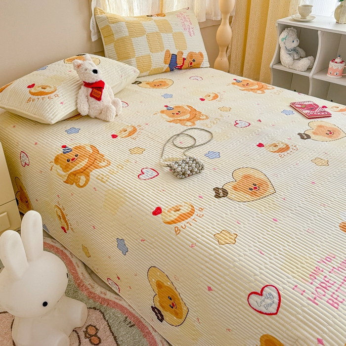 91家纺网 家纺一手货源 找家纺 妮可 2025新款热款花型印花全棉夹棉多功能床垫-床盖 黄油小熊