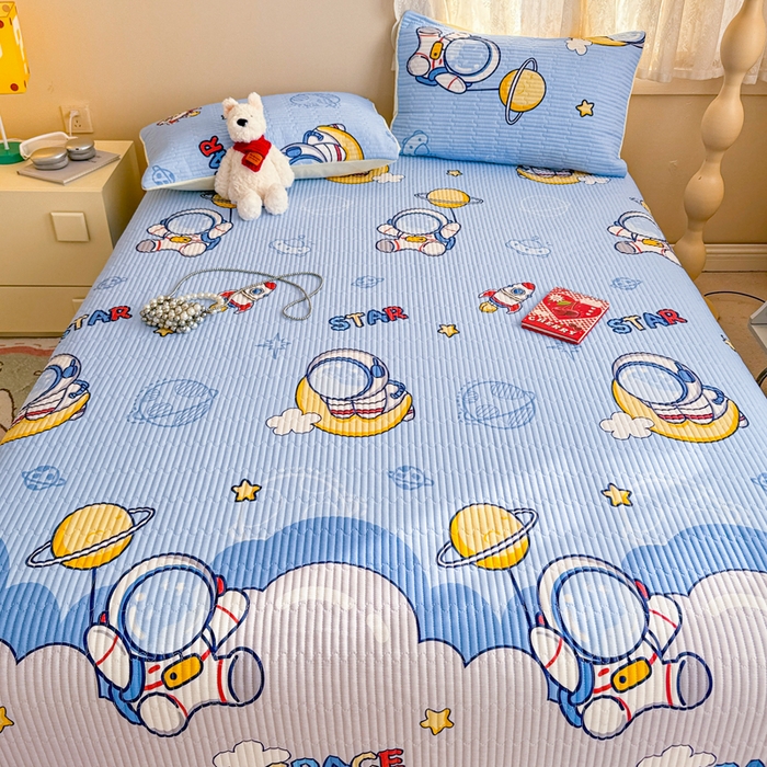 91家纺网 家纺一手货源 找家纺 妮可 2025新款热款花型印花全棉夹棉多功能床垫-床盖 快乐宇航员