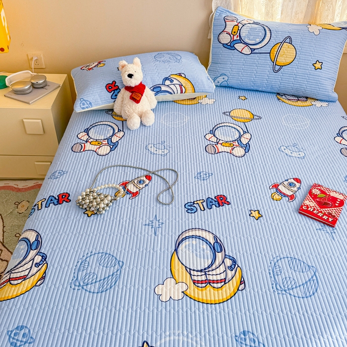 91家纺网 家纺一手货源 找家纺 妮可 2025新款热款花型印花全棉夹棉多功能床垫-床盖 快乐宇航员