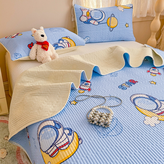 91家纺网 家纺一手货源 找家纺 妮可 2025新款热款花型印花全棉夹棉多功能床垫-床盖 快乐宇航员