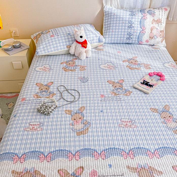 91家纺网 家纺一手货源 找家纺 妮可 2025新款热款花型印花全棉夹棉多功能床垫-床盖 莉雅兔