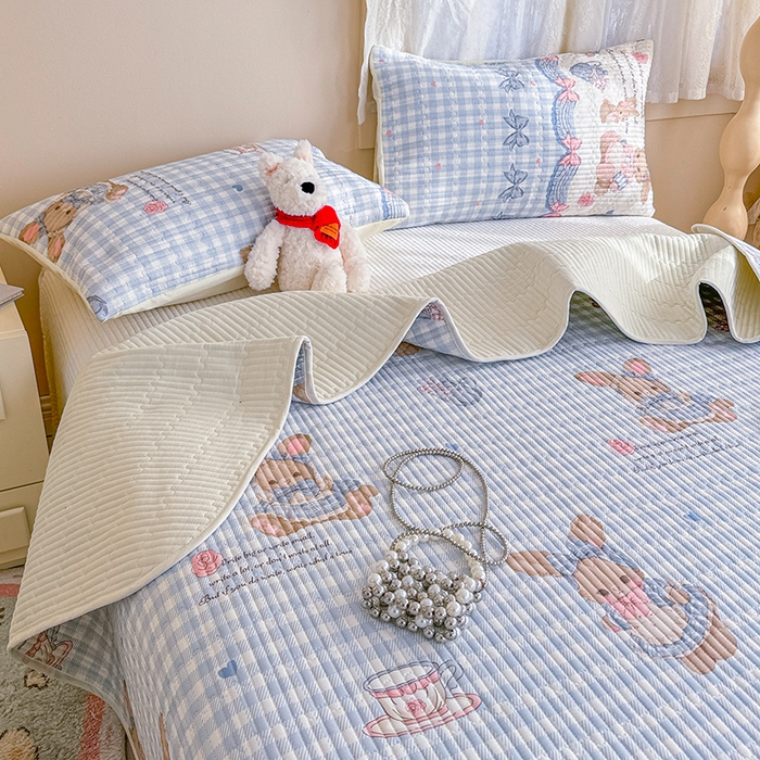 91家纺网 家纺一手货源 找家纺 妮可 2025新款热款花型印花全棉夹棉多功能床垫-床盖 莉雅兔