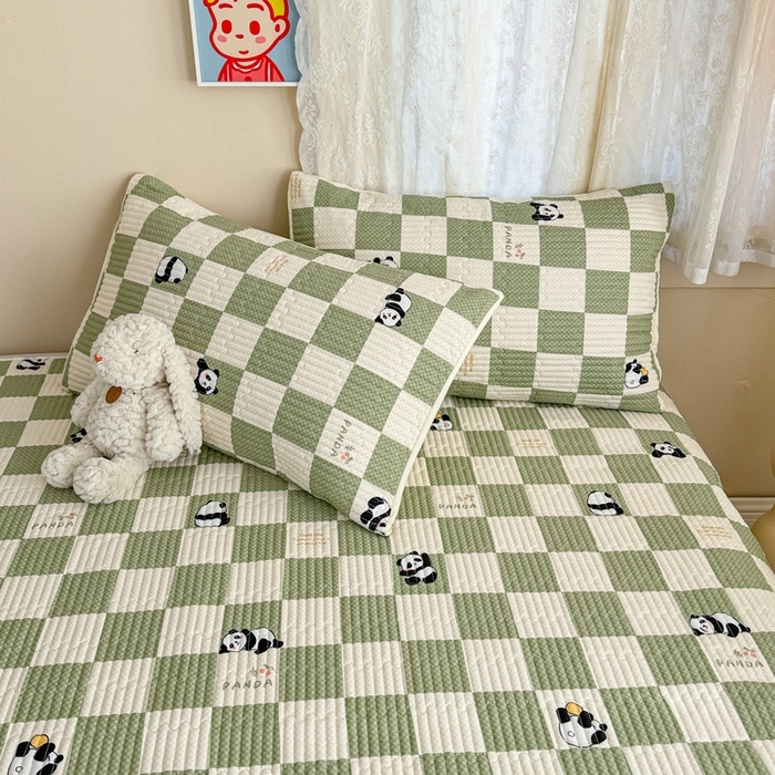 91家纺网 家纺一手货源 找家纺 妮可 2025新款热款花型印花全棉夹棉多功能床垫-床盖 棋盘熊猫