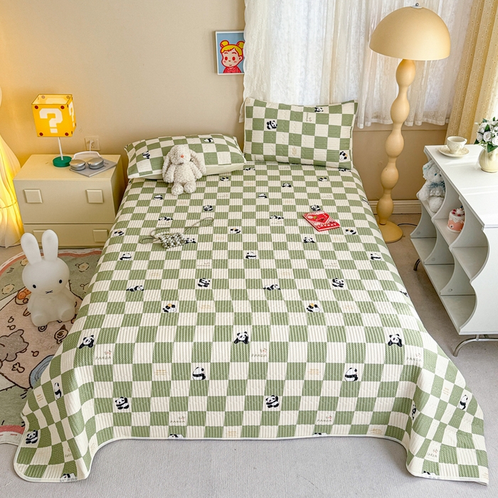 91家纺网 家纺一手货源 找家纺 妮可 2025新款热款花型印花全棉夹棉多功能床垫-床盖 棋盘熊猫