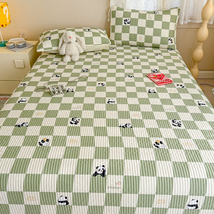 91家纺网 家纺一手货源 找家纺 妮可 2025新款热款花型印花全棉夹棉多功能床垫-床盖 棋盘熊猫